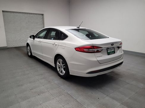 Used 2018 Ford Fusion SE w/ Fusion SE Technology Package FWD image 5
