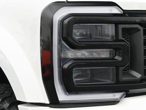 Used 2025 Ford F450 Platinum w/ Platinum Plus Package image 14