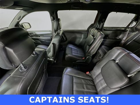 Used 2017 Dodge Grand Caravan GT image 4
