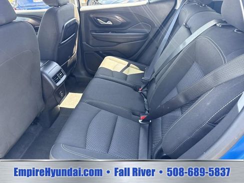 Used 2024 GMC Terrain SLE AWD/4WD image 16