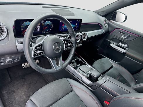 Used 2023 Mercedes-Benz GLB 250 image 7