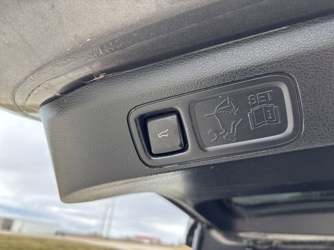 Used 2020 Ford Expedition Limited image 22