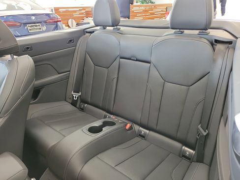 Used 2025 BMW M440i Convertible image 8