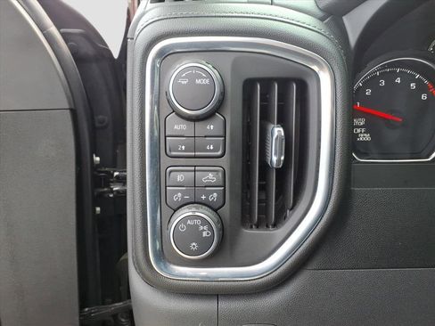 Used 2020 Chevrolet Silverado 1500 LT Trail Boss w/ Midnight Edition image 15