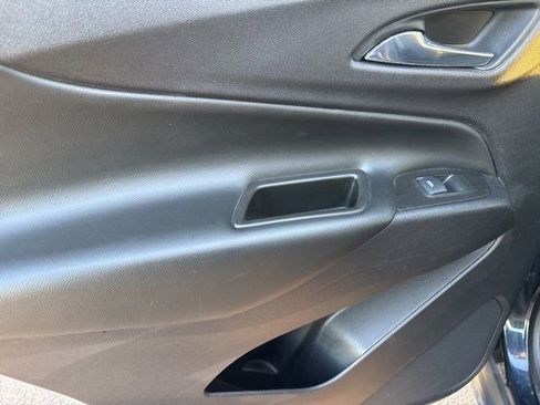 Used 2021 Chevrolet Equinox LT image 32