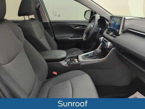 Used 2021 Toyota RAV4 XLE image 17