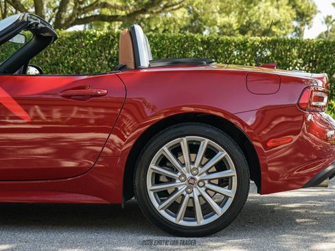Used 2020 FIAT 124 Spider Lusso RWD image 5