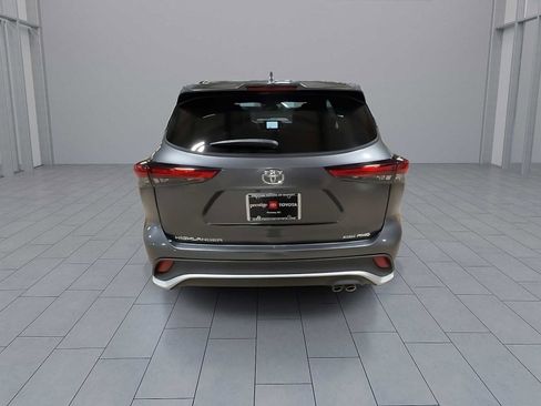Used 2023 Toyota Highlander XSE image 7