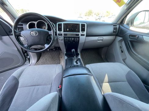 Used 2004 Toyota 4Runner SR5 AWD/4WD image 18