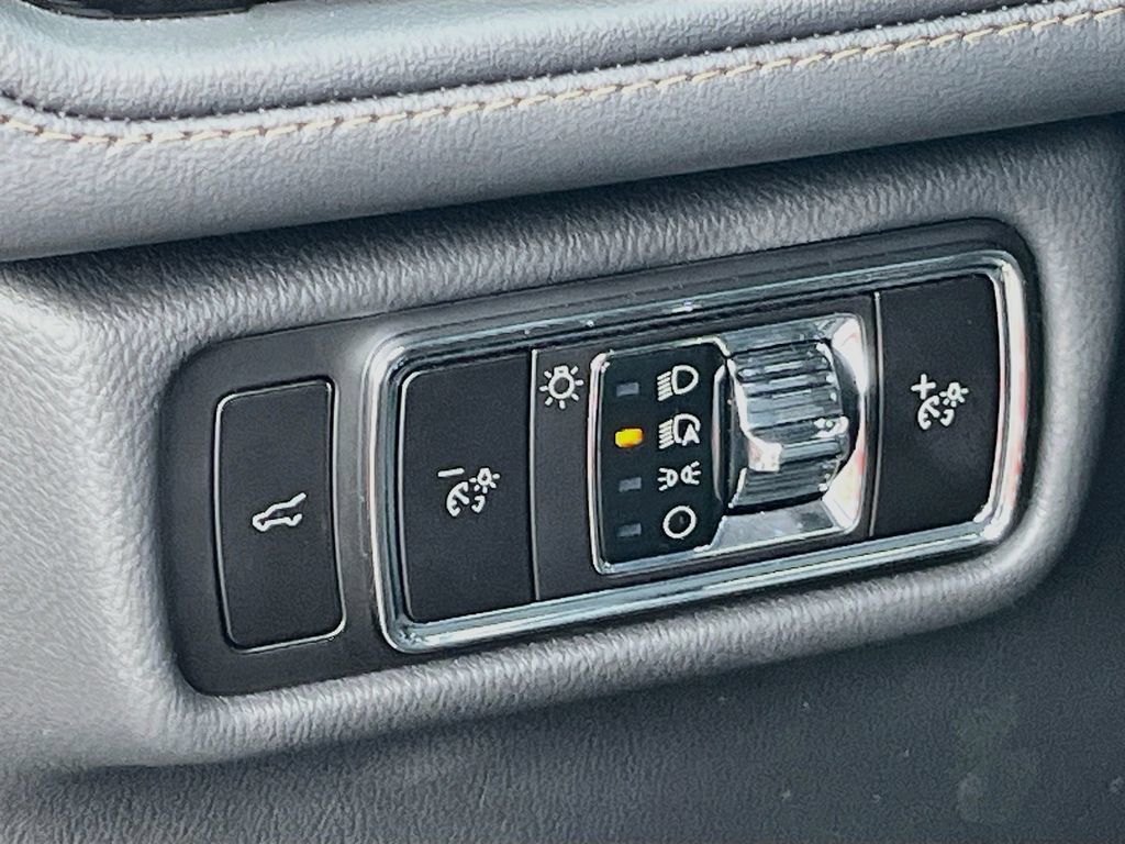 Used 2026 Lincoln Aviator Reserve AWD/4WD image 10