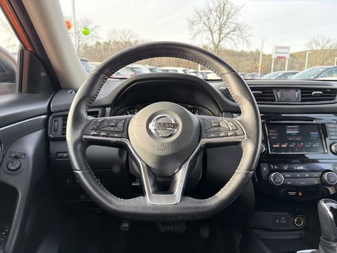 Certified 2019 Nissan Rogue SV image 13