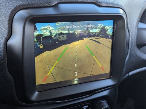 Used 2023 Jeep Renegade Latitude image 25