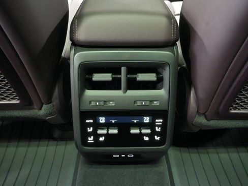 Certified 2025 Porsche Macan Electric RWD image 25