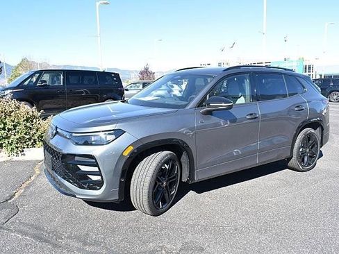New 2026 Volkswagen Tiguan SE R-Line AWD/4WD image 3
