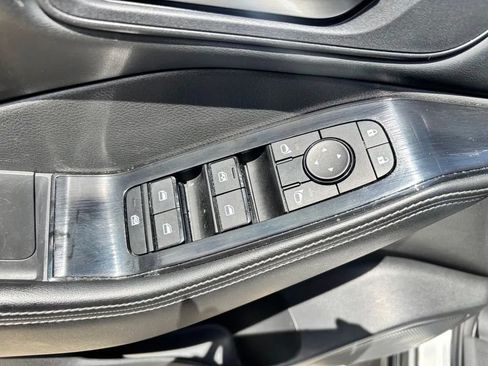 Used 2024 Nissan Rogue SV FWD image 19