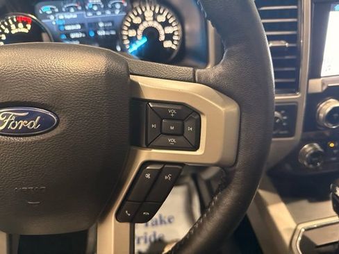 Used 2019 Ford F150 Lariat w/ Equipment Group 502A Luxury AWD/4WD image 25