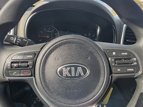 Used 2018 Kia Sportage LX image 12