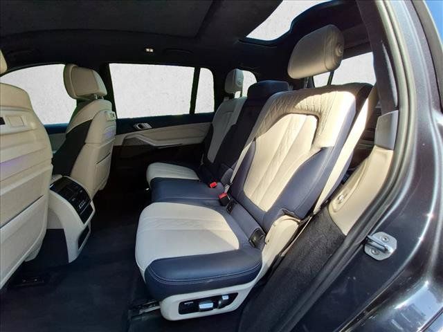 Used 2019 BMW X7 xDrive50i w/ Executive Package AWD/4WD image 22