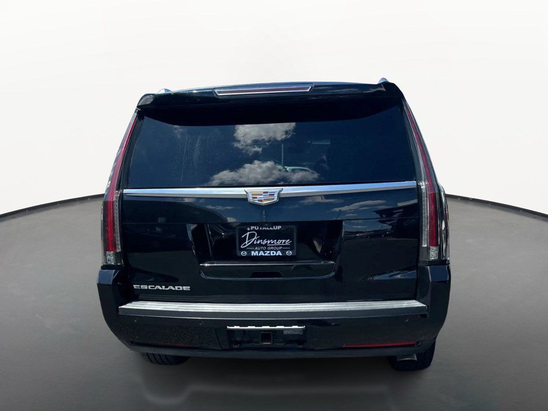 Used 2017 Cadillac Escalade Platinum AWD/4WD image 4