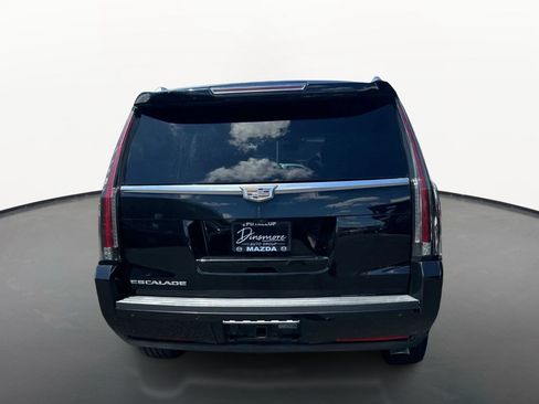 Used 2017 Cadillac Escalade Platinum AWD/4WD image 4