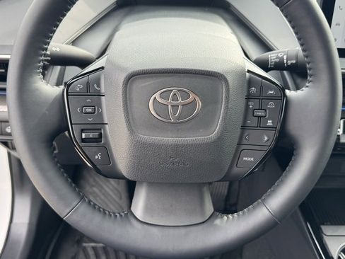 Used 2025 Toyota Prius LE image 18