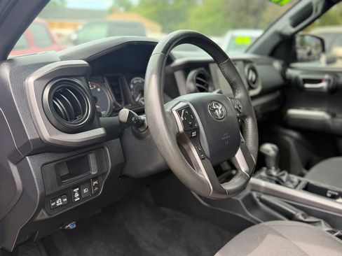 Used 2018 Toyota Tacoma TRD Off-Road w/ Technology Package AWD/4WD image 94
