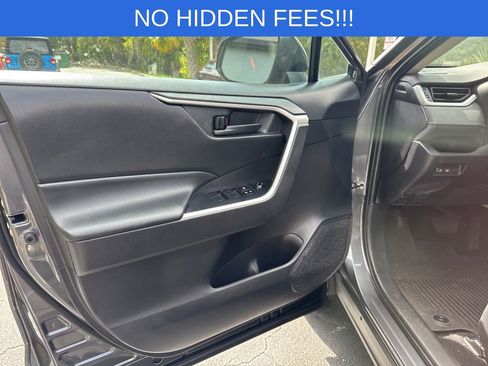 Used 2022 Toyota RAV4 LE FWD image 20