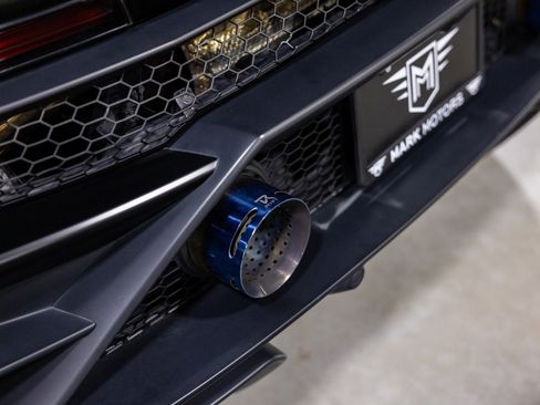 Used 2020 Lamborghini Huracan EVO image 16