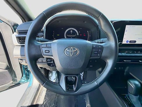 Used 2025 Toyota Camry SE FWD image 35