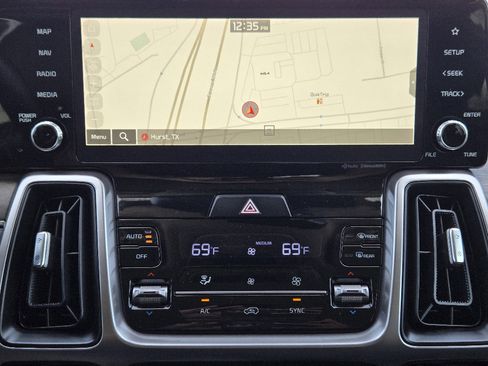 Certified 2023 Kia Sorento EX image 8