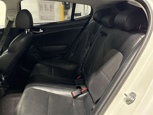 Used 2019 Kia Stinger Premium image 24