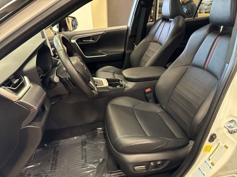 Used 2021 Toyota RAV4 XSE image 31