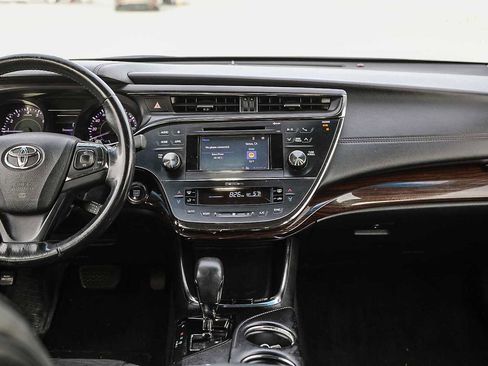 Used 2015 Toyota Avalon XLE image 13