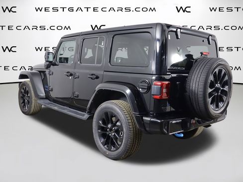 Used 2021 Jeep Wrangler Unlimited Sahara image 44