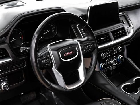 Used 2021 GMC Yukon XL SLT w/ SLT Premium Package image 13