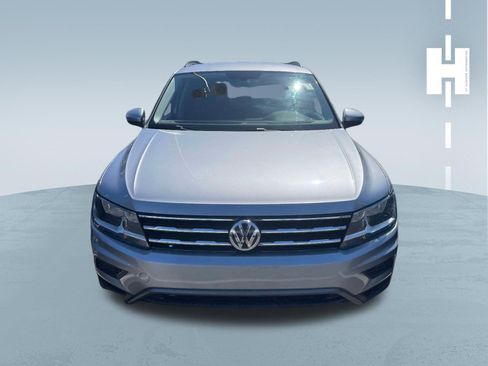Used 2021 Volkswagen Tiguan SE FWD image 3