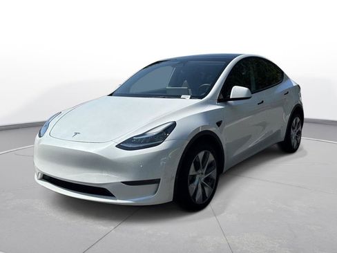 Used 2023 Tesla Model Y Long Range AWD/4WD image 2