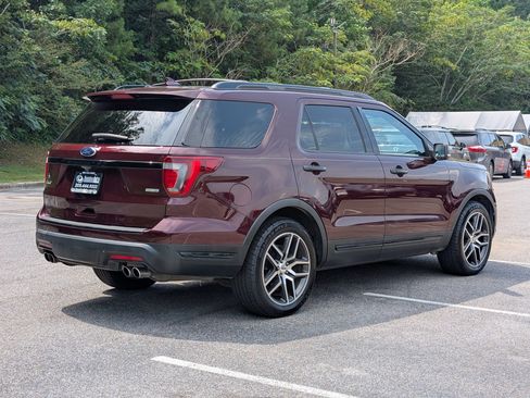 Used 2018 Ford Explorer Sport w/ Equipment Group 401A AWD/4WD image 10