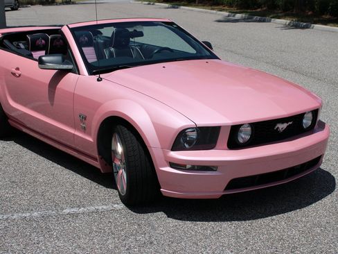 Used 2006 Ford Mustang GT RWD image 22
