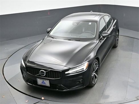 Used 2024 Volvo S60 B5 Ultimate image 44