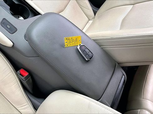 Used 2017 Cadillac XT5 Luxury image 9