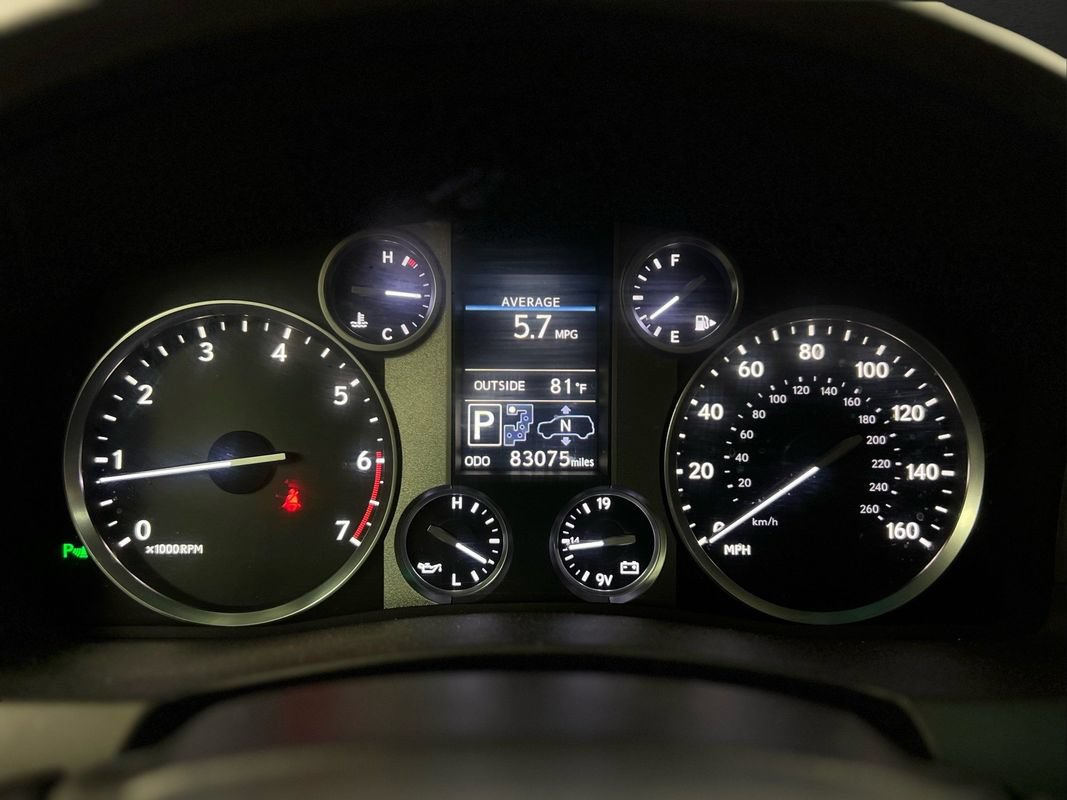 Used 2015 Lexus LX 570 4WD w/ Luxury Package image 27