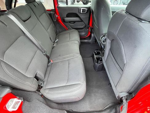 Used 2021 Jeep Wrangler Unlimited Sahara AWD/4WD image 27