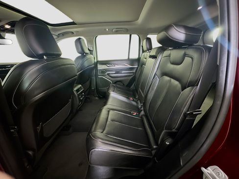 Used 2023 Jeep Grand Cherokee 4WD 4xe image 30