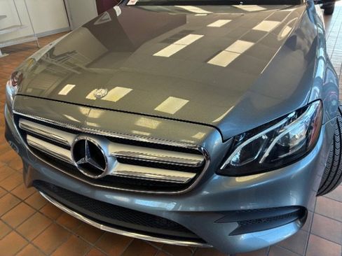 Used 2017 Mercedes-Benz E 400 4MATIC Wagon image 9