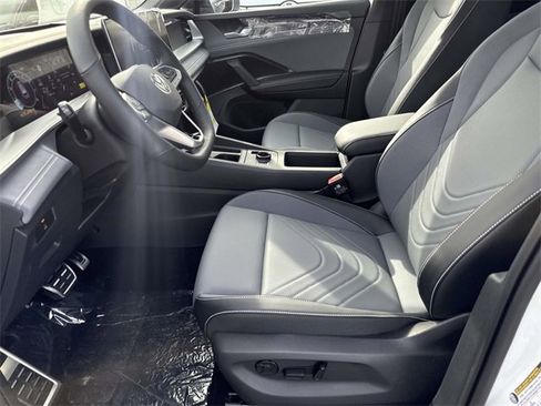 New 2026 Volkswagen Tiguan SE R-Line image 14