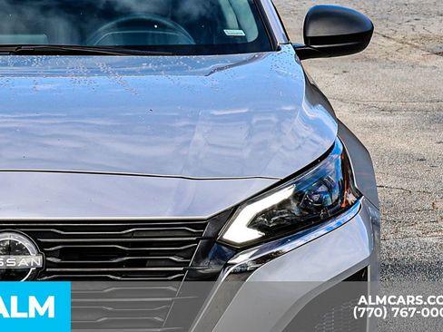 Used 2024 Nissan Altima 2.5 SV image 16