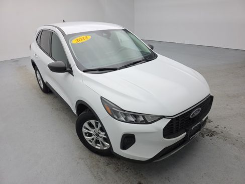 Used 2023 Ford Escape Active image 2
