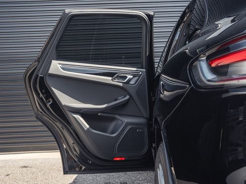 New 2025 Porsche Macan image 26