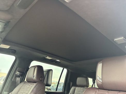 Used 2023 Cadillac Escalade ESV Sport Platinum w/ LPO, ONYX Package AWD/4WD image 24